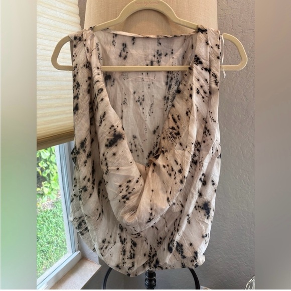 NWT Zara VOLUMINOUS PRINTED TOP ZW COLLECTION Black/Ecru Size Small - Picture 2 of 9